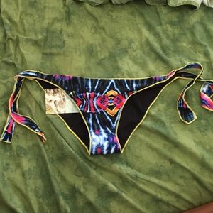 Ripcurl reversible side tie bottoms