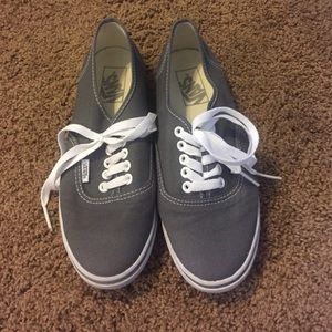 Barley used grAy vans