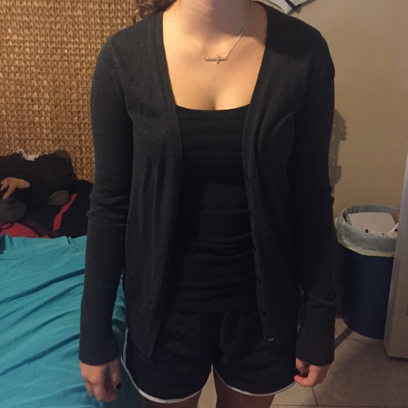 Old Navy grey cardigan