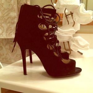 Black Zara like laced booties