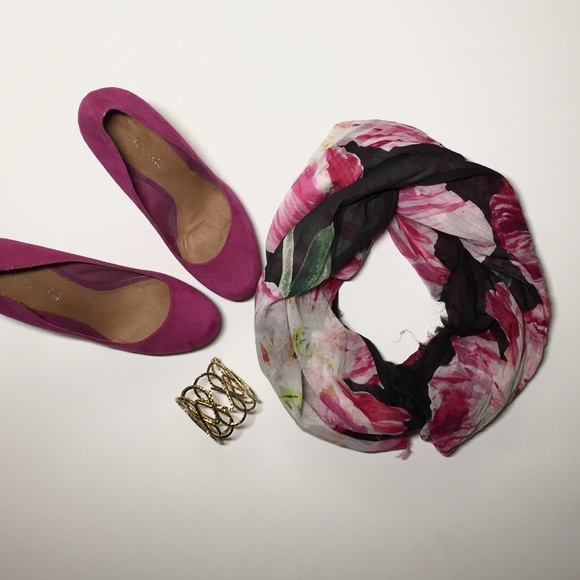 American Eagle Outfitters Accessories - American Eagle Floral Scarf