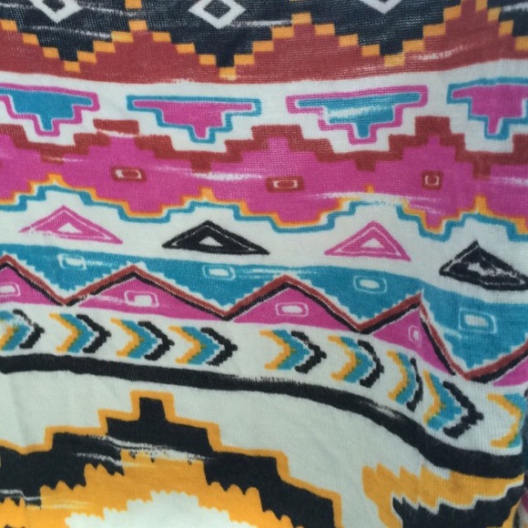 Aztec crop top - Picture 2 of 2