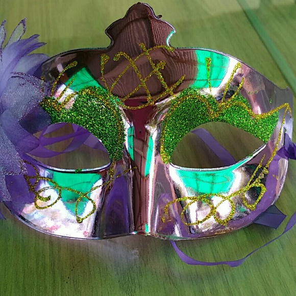 Gorgeous purple mask #002 - Picture 4 of 4