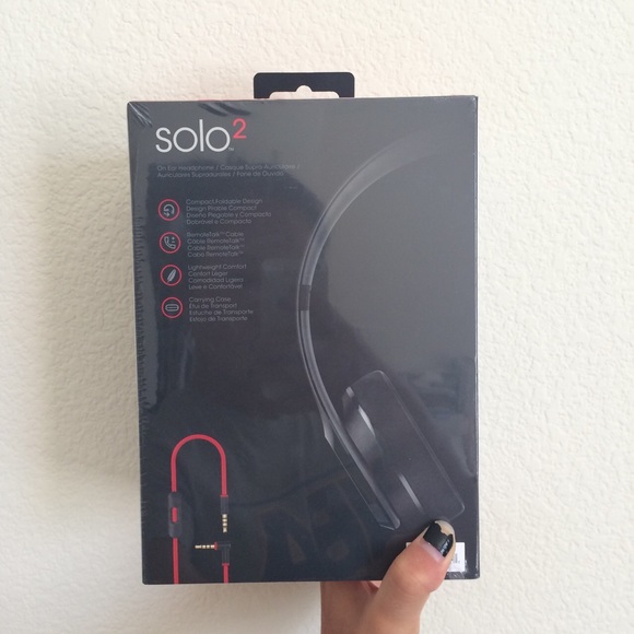 Beats solo 2 - Picture 2 of 2