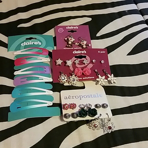 Assorted earrings / hairclips