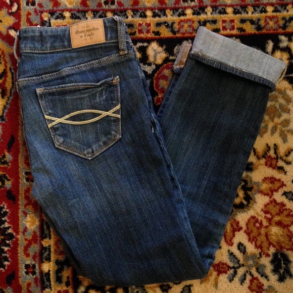 ABERCROMBIE AND FITCH  jeans size 0.