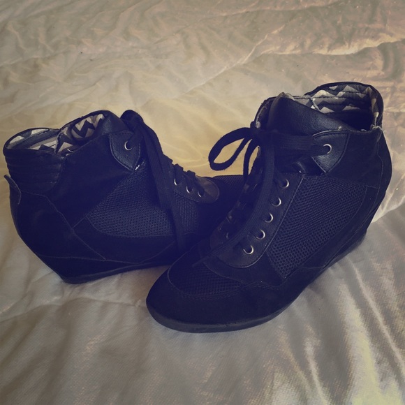 Black Sneaker wedge