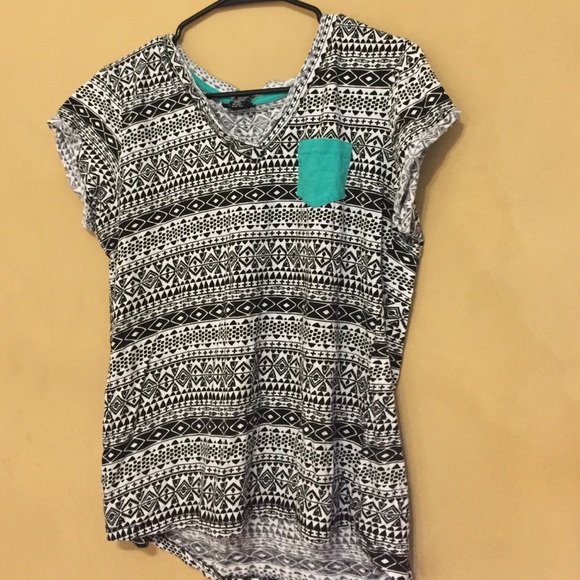 Rue 21 black,white, and mint v-Neck