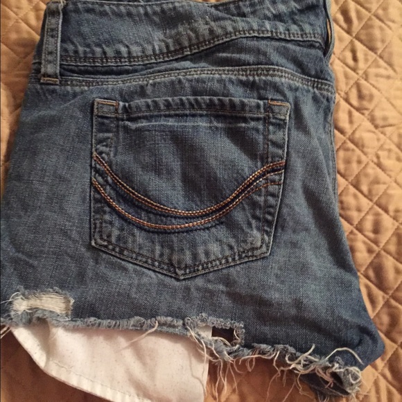 Shorts - Picture 2 of 4