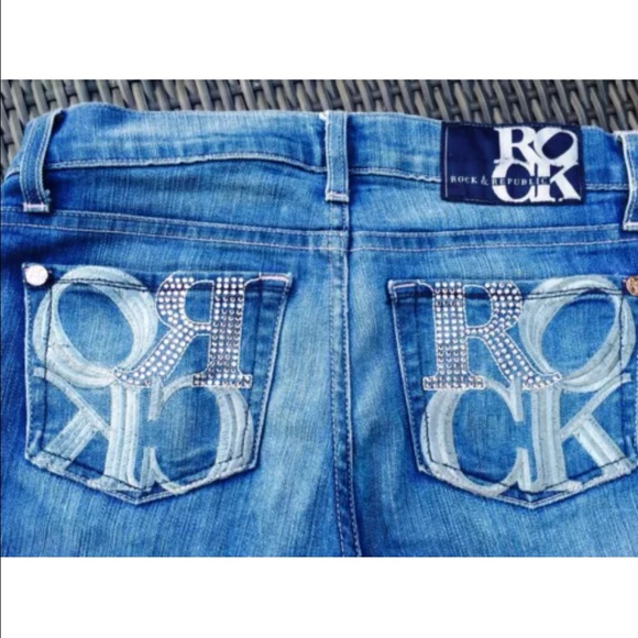 Rock and Republic distressed jeans size 26 L31🎈🎈