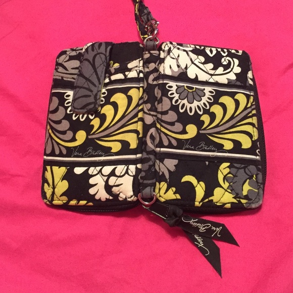 Vera Bradley wristlet - Picture 3 of 3