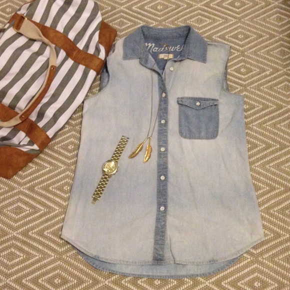 Madewell Tops - SALE Tonight Only!🎉 Madewell sleeveless chambray