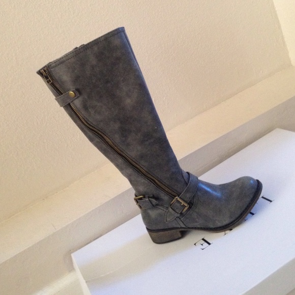 Gunmetal Gray "Daisy" boot