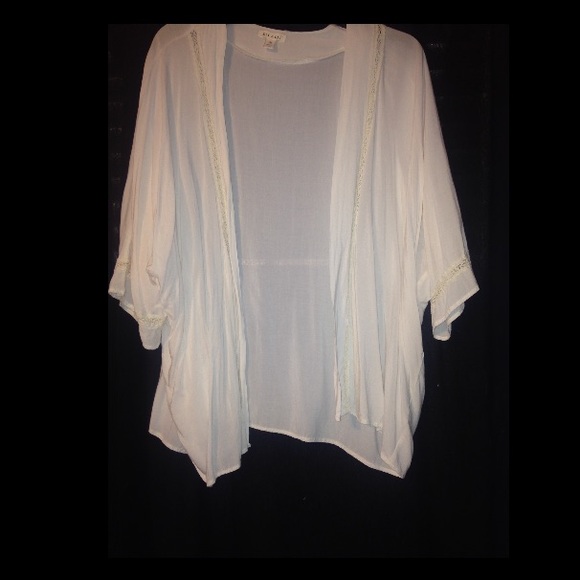 Creme Kimono