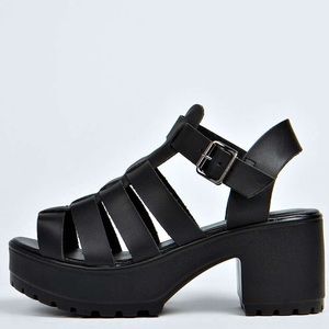 BOOHOO sandals