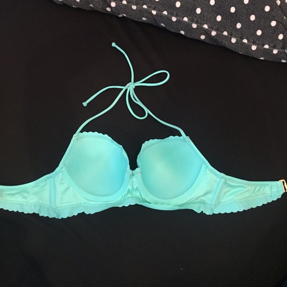 Victoria's Secret bikini top - Picture 2 of 3