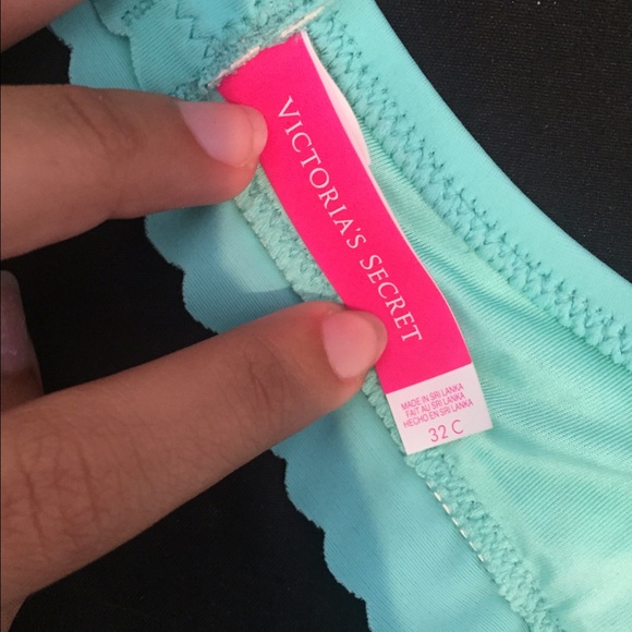 Victoria's Secret bikini top - Picture 3 of 3