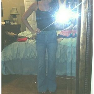 Brand new BCBG highwaisted jeans. 44 in long!!