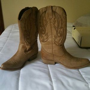 Coconut Cowboy boots