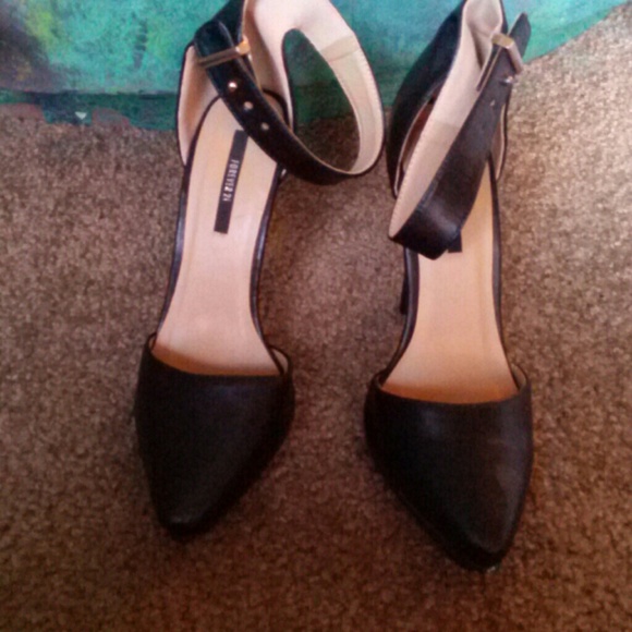 Shoes - Picture 2 of 3