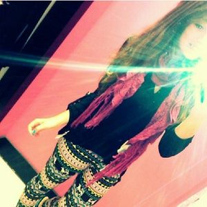 OUTFIT SHIRT/SCARF/LEGGINGS