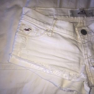WHITE DENIM SHORTS
