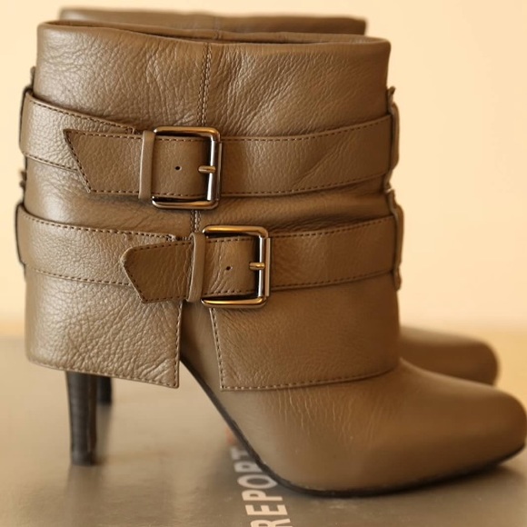 Report Footwear Shoes - Report Footwear Ariella Size 7.5 Grey Boots