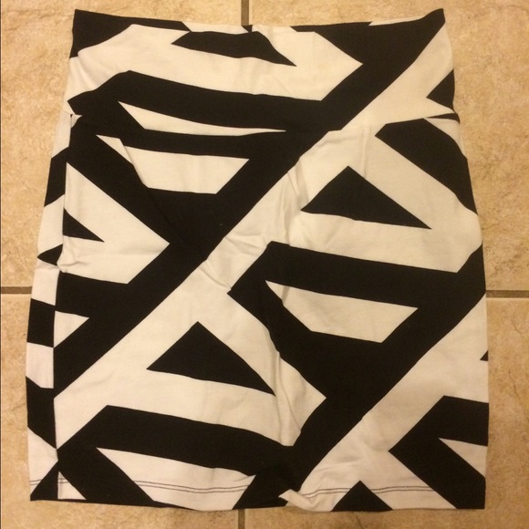 Charlotte Russe Black & White skirt