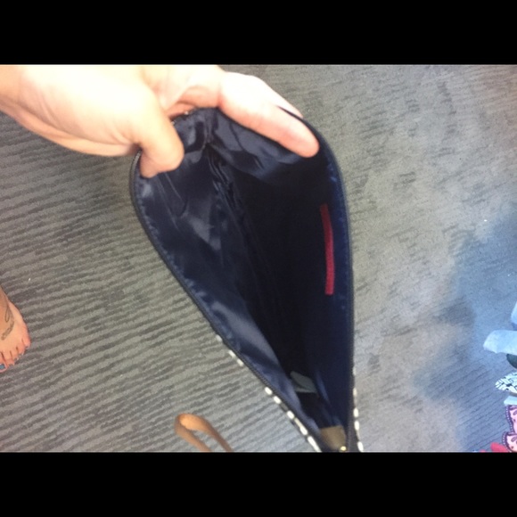 💛REDUCED💛Tommy Hilfiger clutch/makeup bag!! - Picture 2 of 2