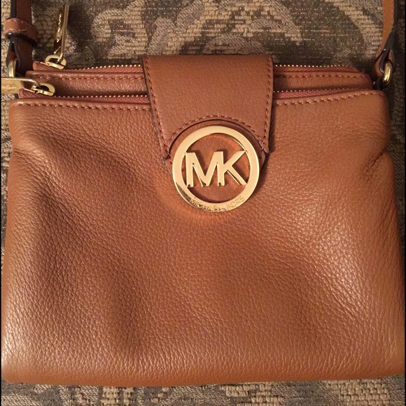 🚫SOLD🚫Michael Kors Fulton Cross-Body - Picture 2 of 4