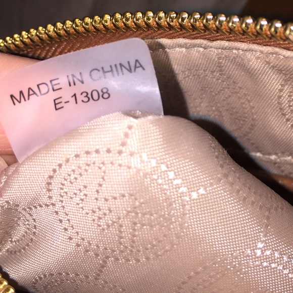 🚫SOLD🚫Michael Kors Fulton Cross-Body - Picture 4 of 4