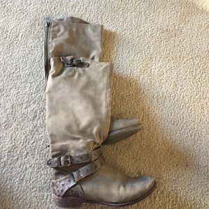 Knee-high boots! 👢