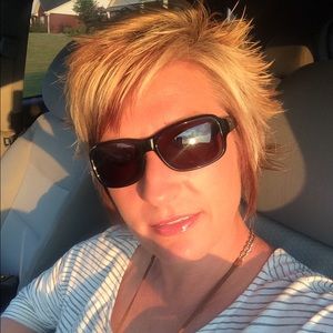 Meet your Posher, Brooke