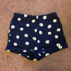 👁 FINAL PRICE 👁 high waisted shorts with daisies