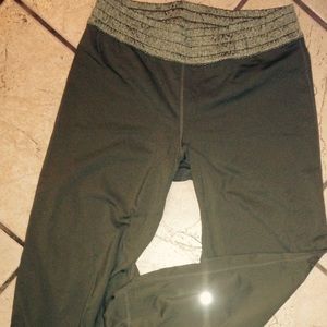 Lululemon crop pants older style drawstring 6