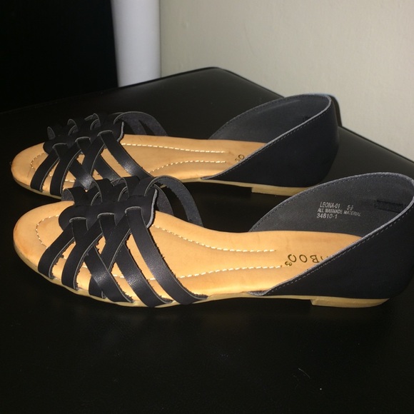 Sandals - Picture 2 of 3