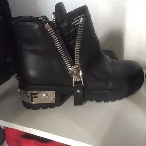 UNIF BOOTS