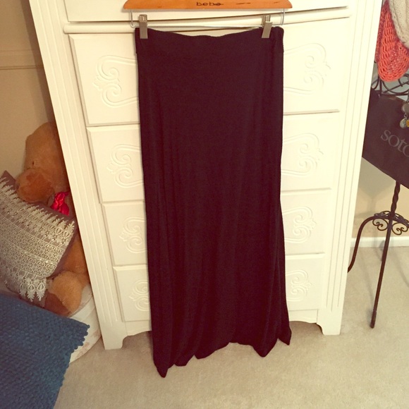 Black long skirt