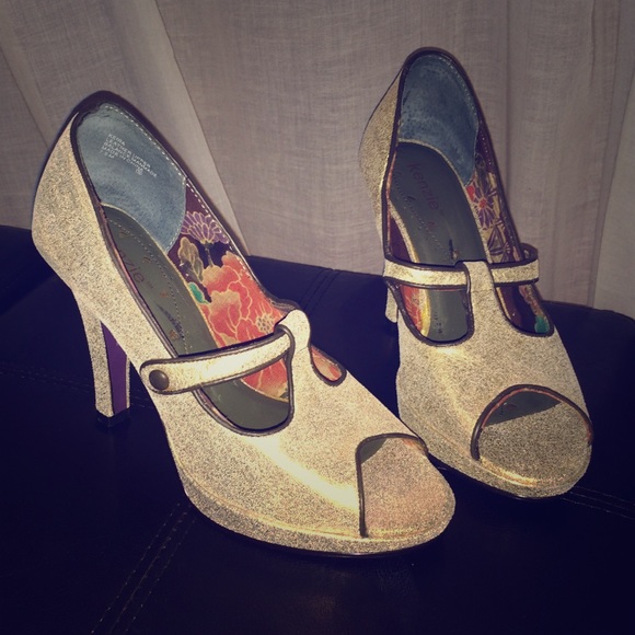 Kensie Keira peep toe pumps