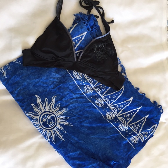 🌞Blue & white sarong🌞