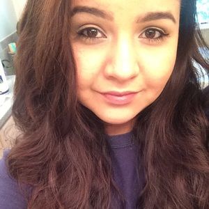 Meet your Posher, Elsy