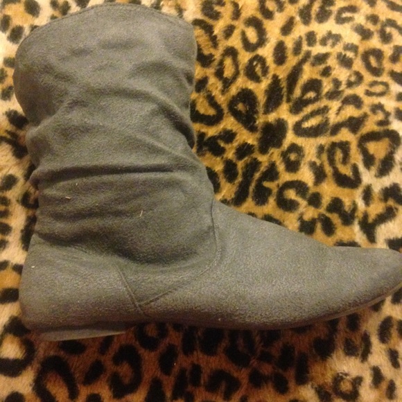 Short boots