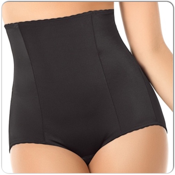High-waisted girdle with Butt lifter benefit