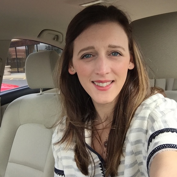 Meet your Posher, Erica - Picture 3 of 4