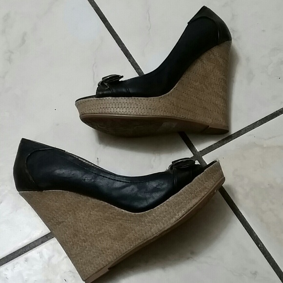 Shoes - Picture 3 of 4