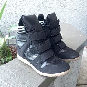 Xhilaration black wedge sneakers size 7.5