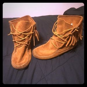 Minnetonka fringe bootie