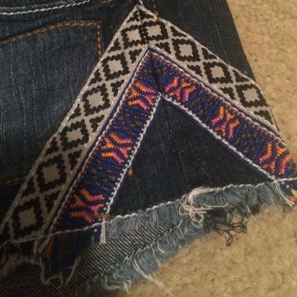 Patterned shorts - Picture 2 of 3