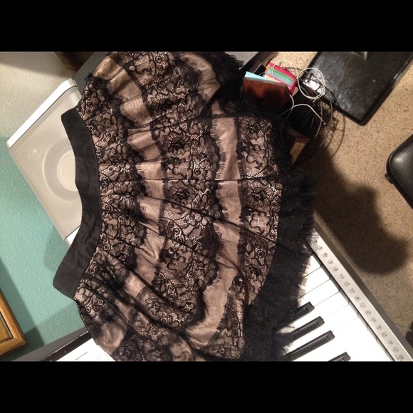 Lace skirt