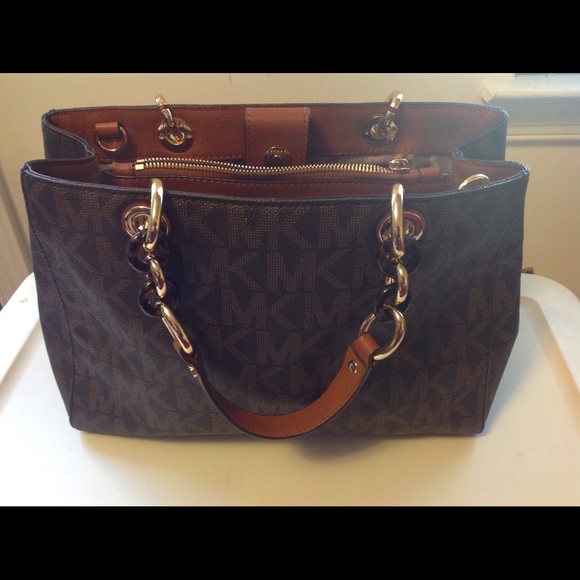 MK Cynthia signature medium satchel brown gold - Picture 2 of 4